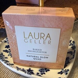 Laura Geller Baked Highlighter Natural Glow Quad